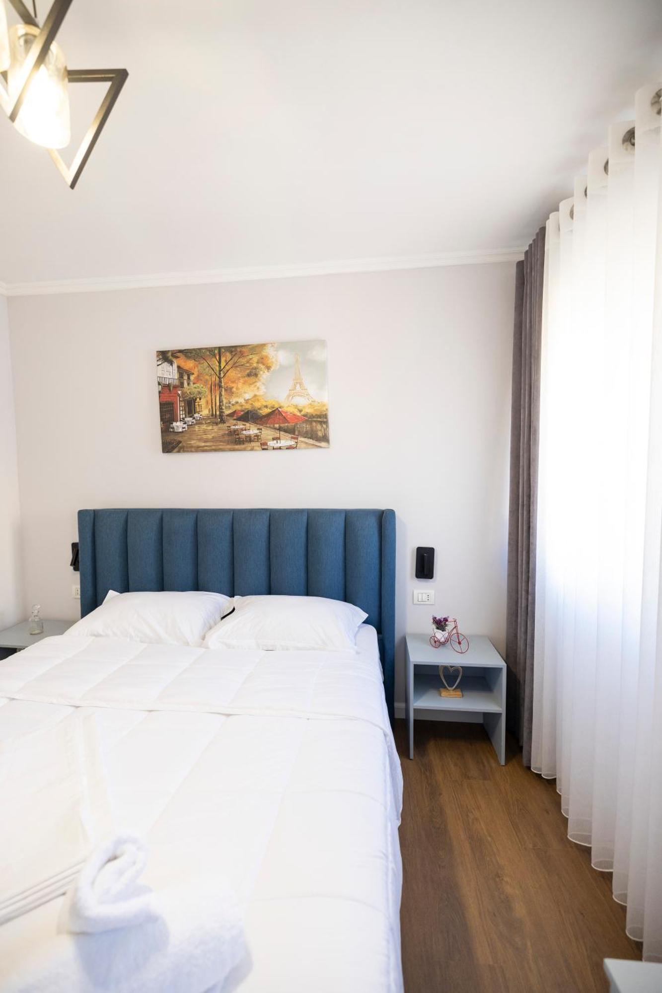Hotel Tier