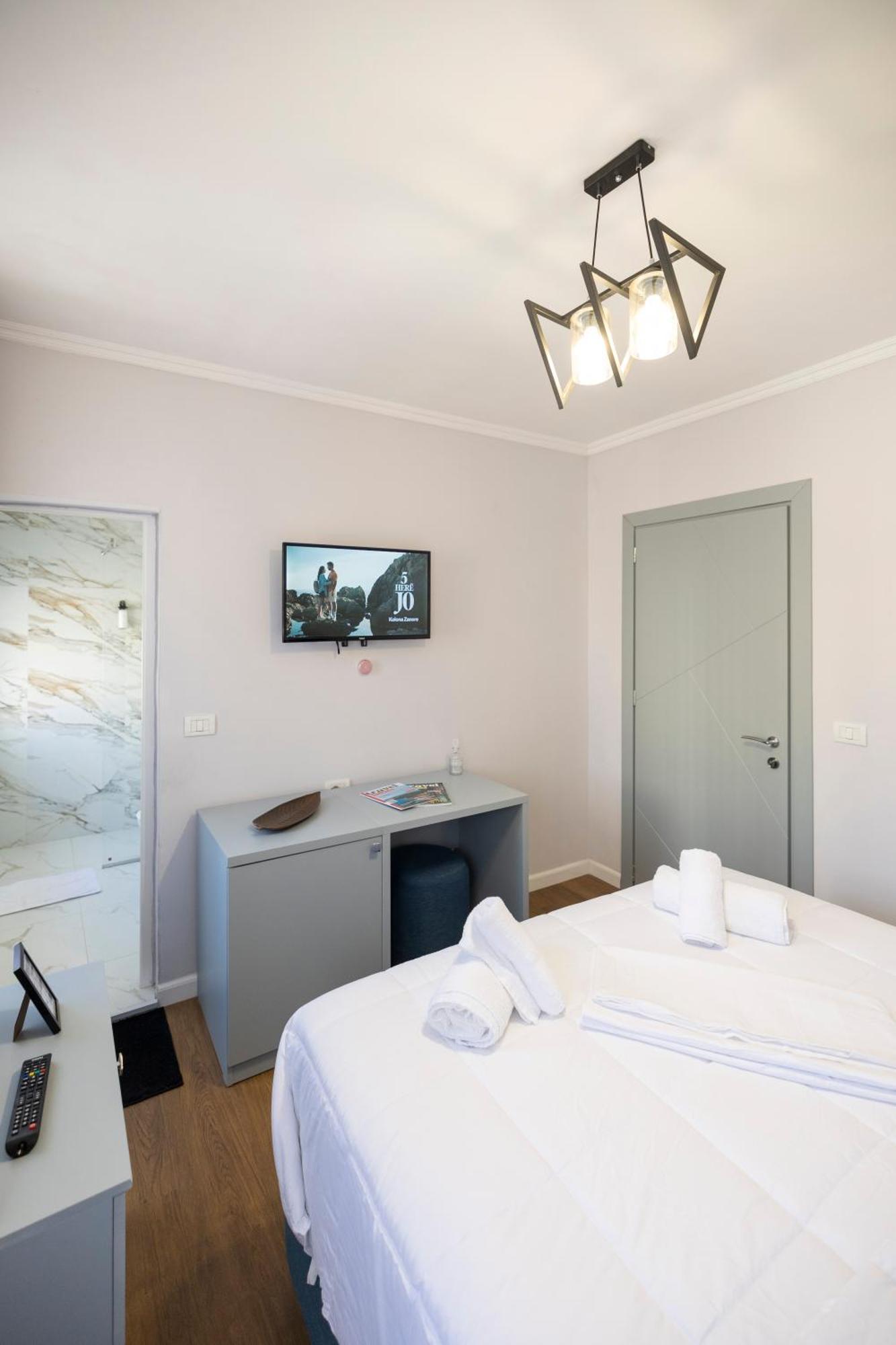 Hotel Tier